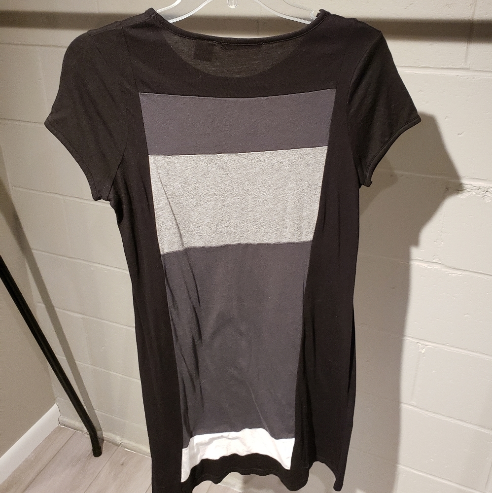 Color block tshirt dress - Picture 3 of 3
